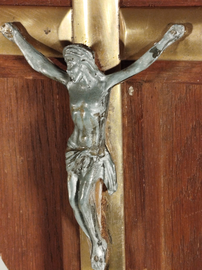 1950 ADAK İSA CATILI KORUMA AHSAP EVİNDE İSTAVROZ UZERİNDE  PİRİNC HAC KURSUN İSA FİGURU