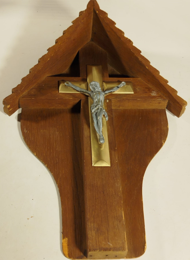 1950 ADAK İSA CATILI KORUMA AHSAP EVİNDE İSTAVROZ UZERİNDE  PİRİNC HAC KURSUN İSA FİGURU