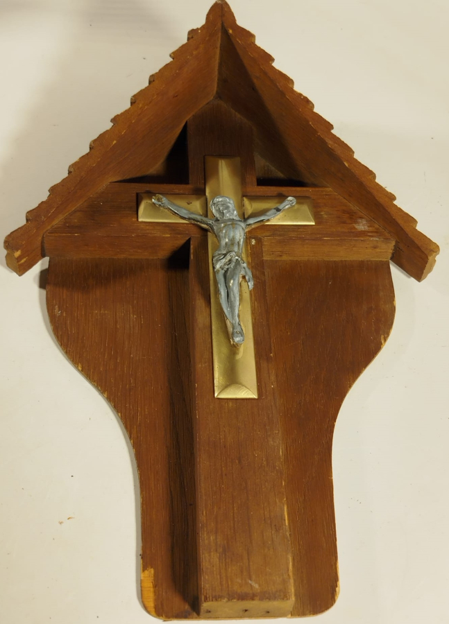 1950 ADAK İSA CATILI KORUMA AHSAP EVİNDE İSTAVROZ UZERİNDE  PİRİNC HAC KURSUN İSA FİGURU