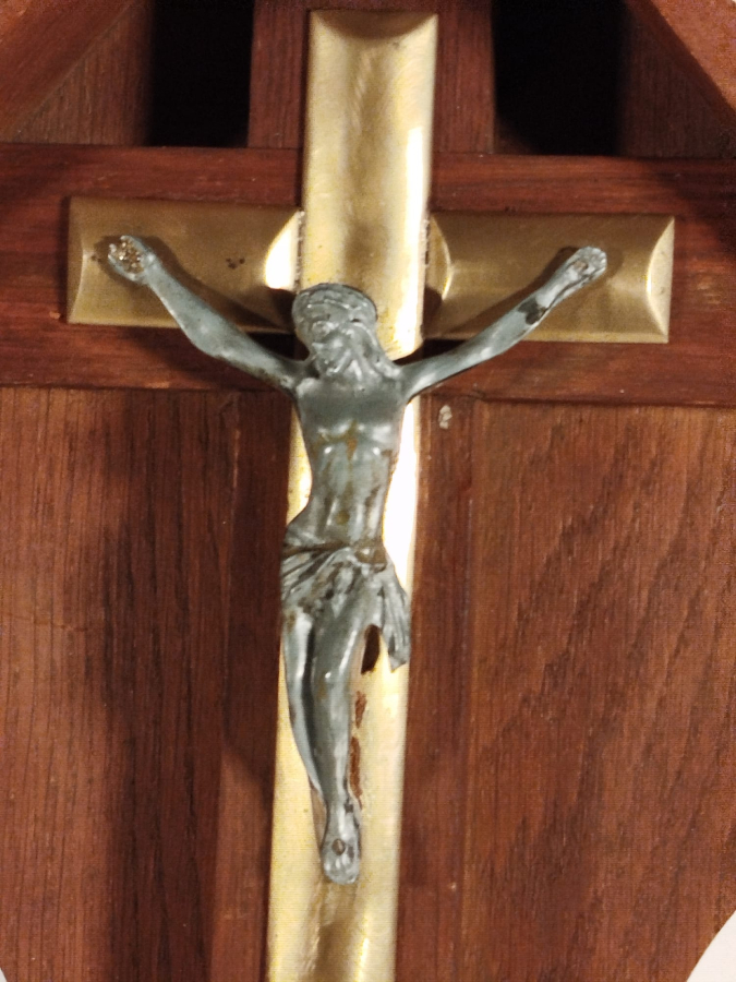 1950 ADAK İSA CATILI KORUMA AHSAP EVİNDE İSTAVROZ UZERİNDE  PİRİNC HAC KURSUN İSA FİGURU