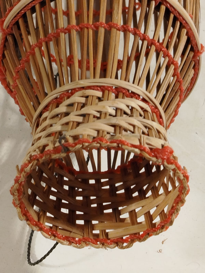 BALIK YAKALAMA DURGUN  SULAR NEHİR DERE GÖL İÇİN BAMBU EL YAPIM BALIK YAKALAMA TUZAK