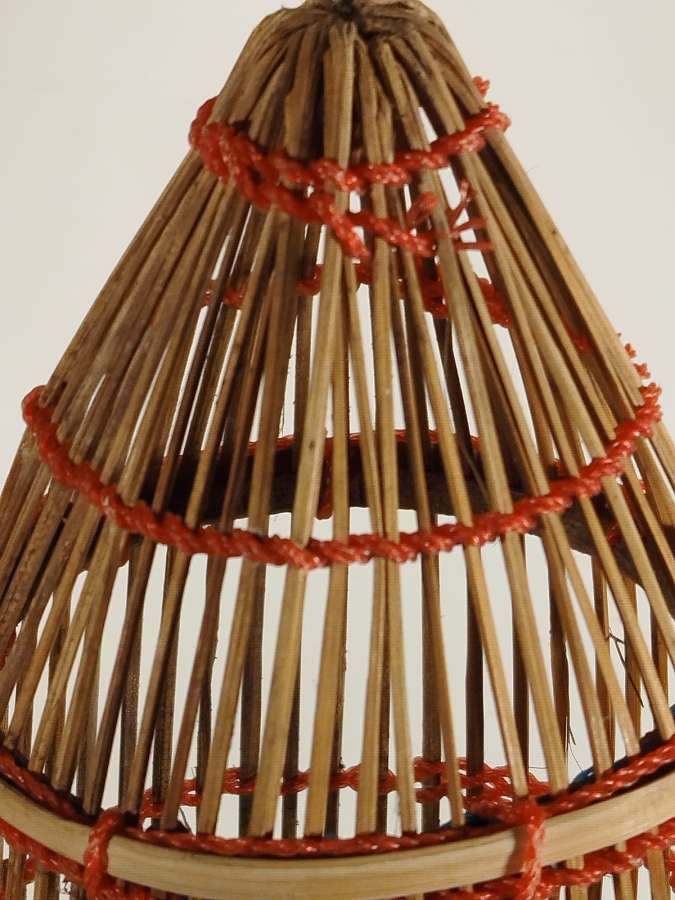 BALIK YAKALAMA DURGUN  SULAR NEHİR DERE GÖL İÇİN BAMBU EL YAPIM BALIK YAKALAMA TUZAK