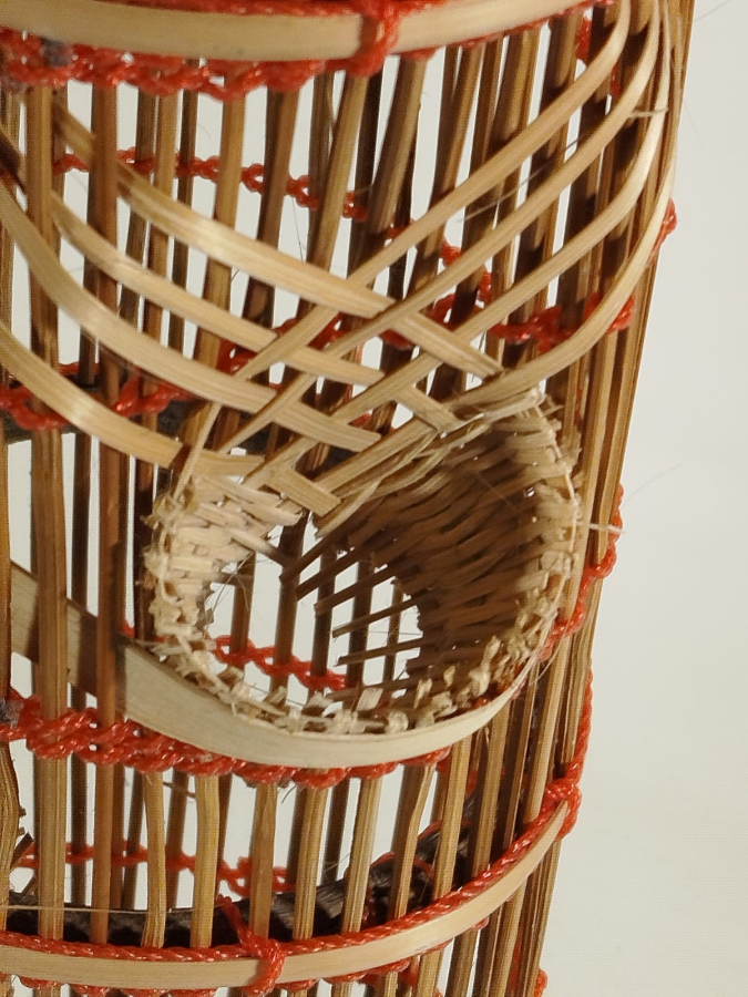 BALIK YAKALAMA DURGUN  SULAR NEHİR DERE GÖL İÇİN BAMBU EL YAPIM BALIK YAKALAMA TUZAK