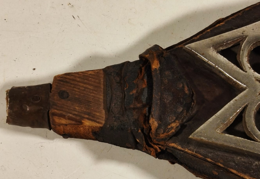 1950 ŞÖNİNE AV KÖŞKU HAVA BASMA KÖRUK TAMAMI EL İŞCİLİK YAPIMI MASİF AHŞAP ÜZERİ PİRİNC DESENLİ