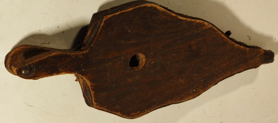 1950 ŞÖNİNE AV KÖŞKU HAVA BASMA KÖRUK TAMAMI EL İŞCİLİK YAPIMI MASİF AHŞAP ÜZERİ PİRİNC DESENLİ