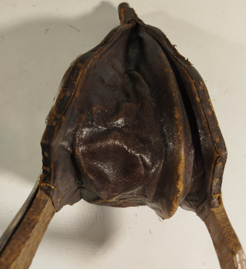 1950 ŞÖNİNE AV KÖŞKU HAVA BASMA KÖRUK TAMAMI EL İŞCİLİK YAPIMI MASİF AHŞAP ÜZERİ PİRİNC DESENLİ