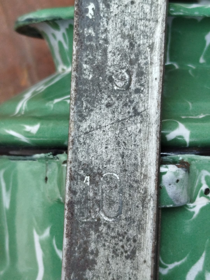 OSMANLI YESİL ÜZERİ SİYAH FAŞARITLİ EMAYE 3 GÖZ TASINABİLİR SEFERTASI