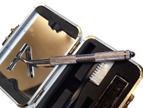 SEYEHAT BAKIM TRAŞ SETİ ALÜMİNYUM CANTASINDA 