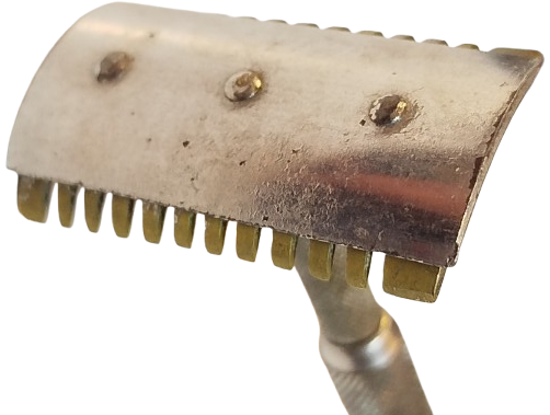 1920 İNGİLİZ SEYEHAT TRAŞ MAKİNE SI METAL KAPAKLI KUTUSUNDA SÖKÜLÜK TAKILABİLEN 5 PARCALIK TAKIM