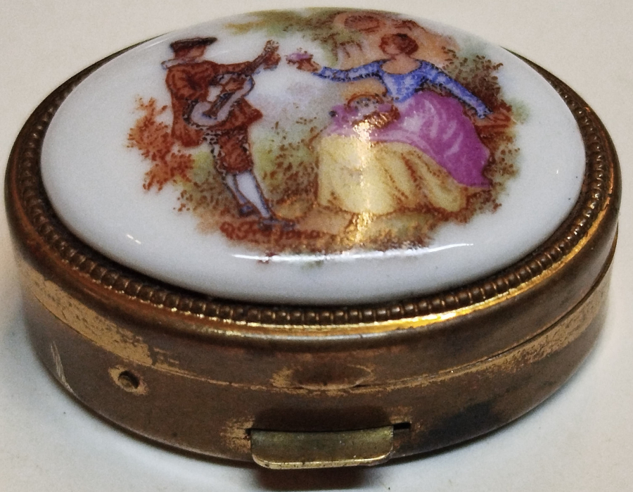 1950 OVAL GOLD PLATE PORCELAİN LİMOGES HAP KUTUSU