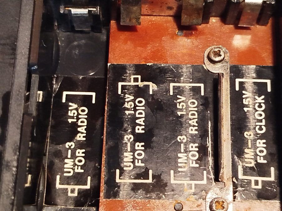 HANİMEX HDR 1300  RADİO SAAT ALARM ORJİNAL KABINDA  FM AM  BAND HONG KONG