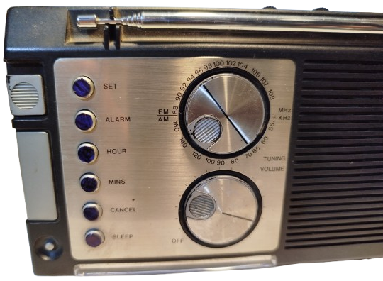 HANİMEX HDR 1300  RADİO SAAT ALARM ORJİNAL KABINDA  FM AM  BAND HONG KONG