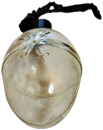 1920 CAM SEFFAF KABARTMA FİYONKLU KOYU BAKALİT ZİNCİR BAGLI KAPAKLI  UFAK PARFUM SİSESİ 