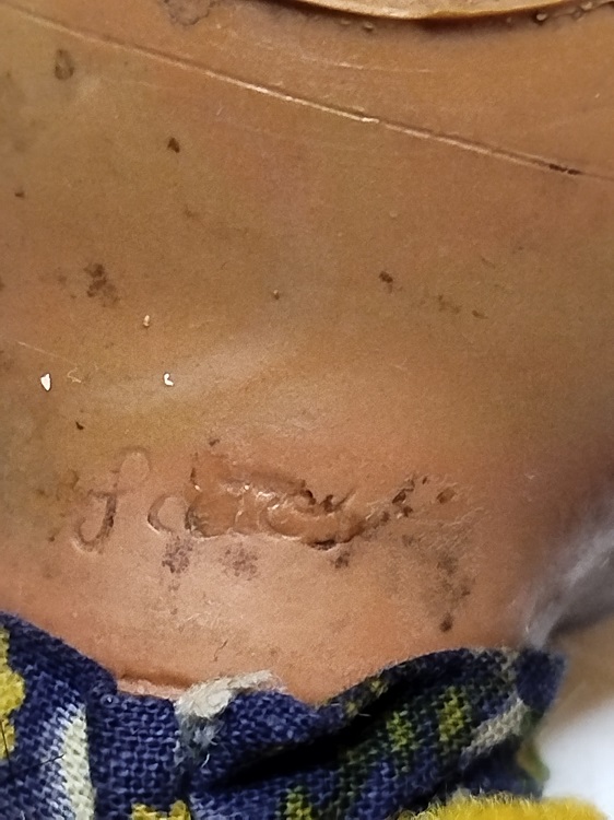 1970 FATOS BEBEK EL YAPIM SAPKALI ETEK ELBİSELİ  PAMUK DOLGULU OYUNCAK 