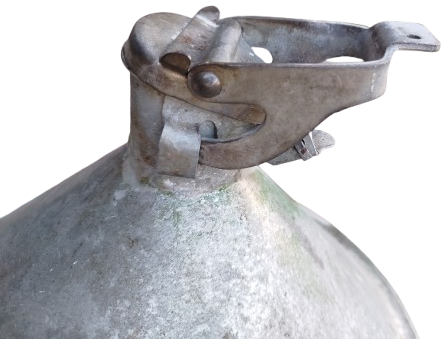 1940 SAKALARIN SU DAGITIMINDA KULLANDIGI 30 LİTRELİK GALVANİZ SU GALONU