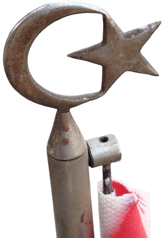 OSMANLI MASA UZERİ OSMANLI AY YILDIZ PİRİNC AHSAP TABANLI PİRİNC METAL BAYRAKLI FLAMA