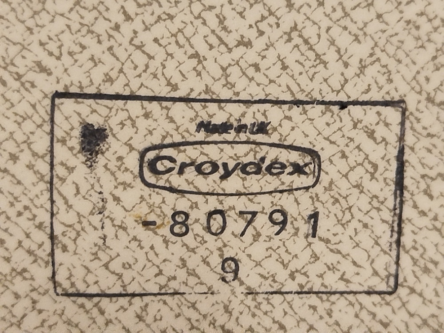 1960 MELAMİNE CROYDEX TEPSİ  ÜZERİ KOY MEYDANI GORSELLİ MELAMİN İNGİLİZ