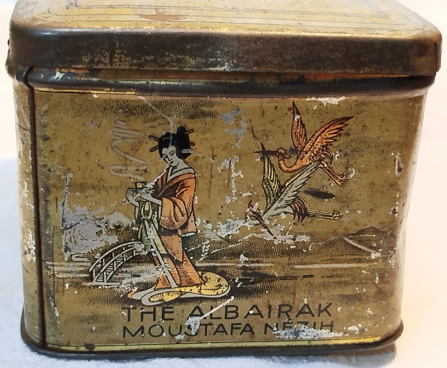 1940 ALBAYRAK MUSTAFA NEZİH İSTANBUL TENEKE KAPAKLI CAY KUTUSU DİKDORTGEN FORMDA