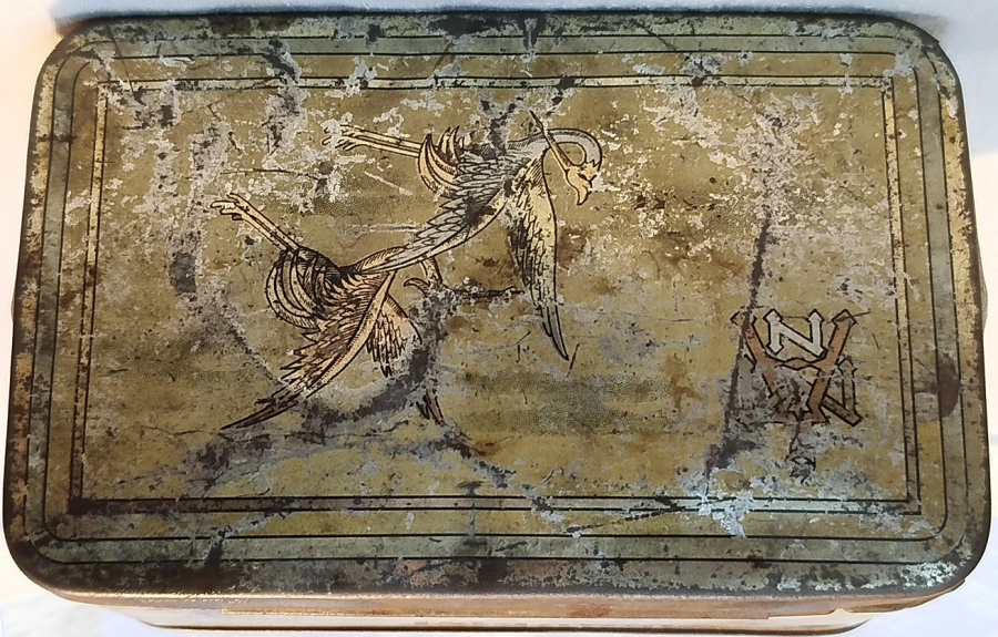 1940 ALBAYRAK MUSTAFA NEZİH İSTANBUL TENEKE KAPAKLI CAY KUTUSU DİKDORTGEN FORMDA