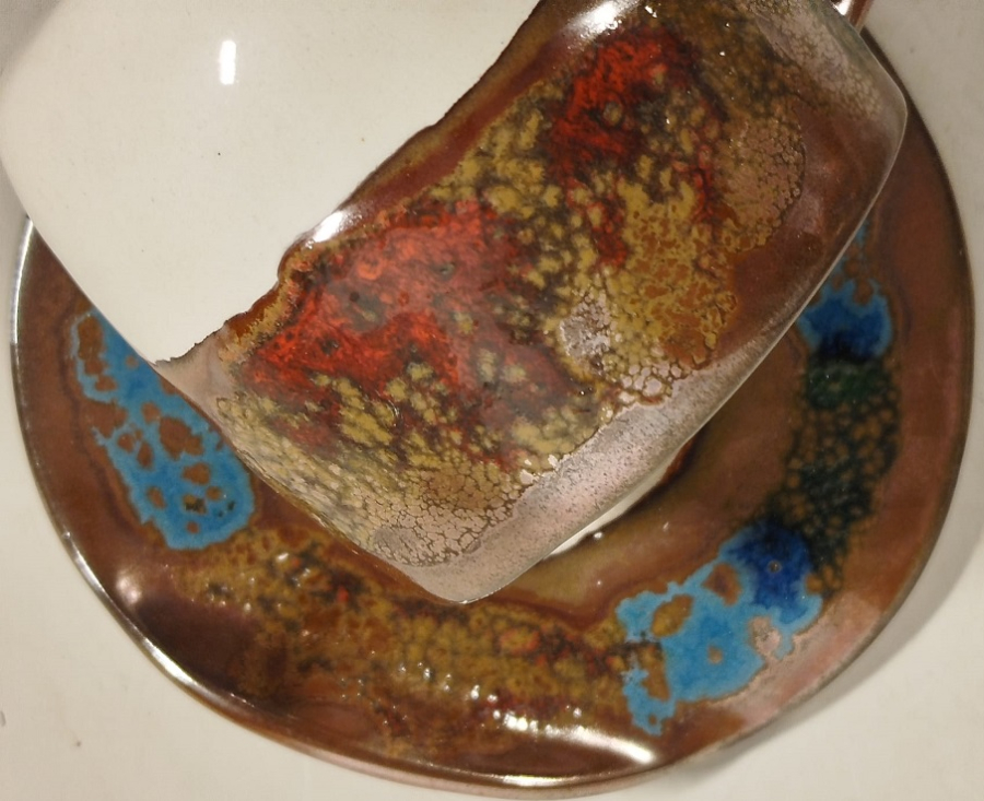 SANATCI EL YAPIM CİFT TABAKLI TEPSİSİNDE FİNCAN 