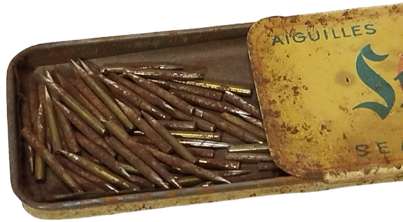 ÇEKOSLAVAKYA SELMER MARKA ORİJİNAL TENEKE KUTUSUNDA GRAMOFON İGNESİ