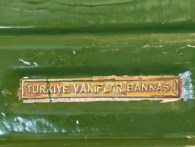 TÜRKİYE VAKIFLAR BANKASI METAL KASA METAL YESİL KUMBARA