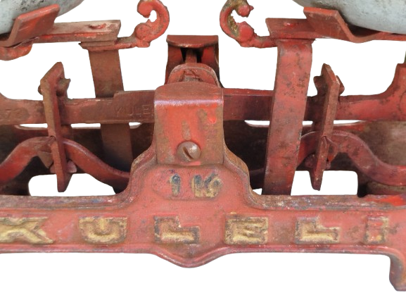 1960 KÜLELİ OTURAK DOKUM TERAZİ EL DOGME BAKIR İŞLEMELİ KEFELİ 1 KİLOLUK AKTAR TARTISI