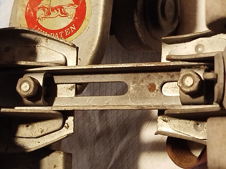 FURRY LUX PATEN CİFT 4 TEKERLEKLİ  34 DEN 46 AYAK NUMARASINA KADAR CELİK