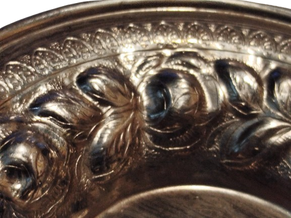 1970 GUMUS KAPLAMA KABARTMA CİCEK GUL DESENLİ ALTILI CAY TABAGI TAKIMI