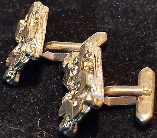  METAL PIRILTILI KABARTMA DESENLİ DEKORATİF DESEN GÖRSELLİ KARE FORMDA  GÖMLEK MANSET KOL DUGMESİ