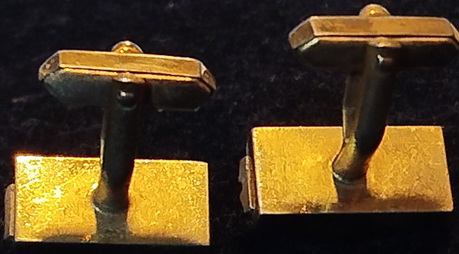  METAL PIRILTILI KABARTMA DESENLİ DEKORATİF DESEN GÖRSELLİ UCGEN FORMDA  GÖMLEK MANSET KOL DUGMESİ 