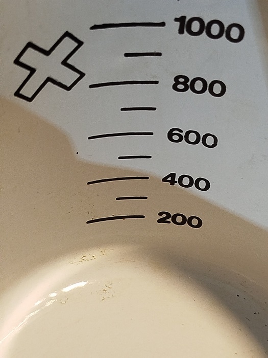 1940 MİLANO CİCEKLİ EMAYE KULPLU MASRAPA 1 LİTRELİK AYARLI OLCULU KAP