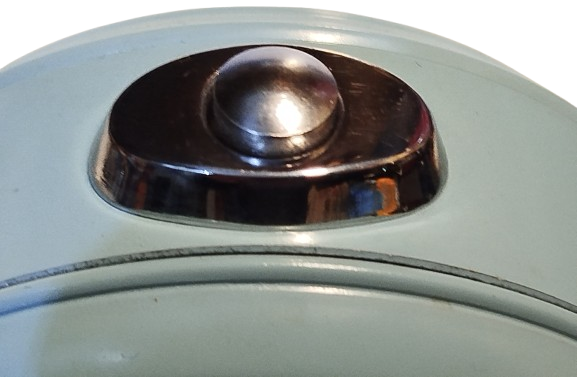 STARLUX MEKANİK KURMALI CALARLI MASA SAATİ UCUK MAVİ RENK KASA FOSFORLU KADRAN