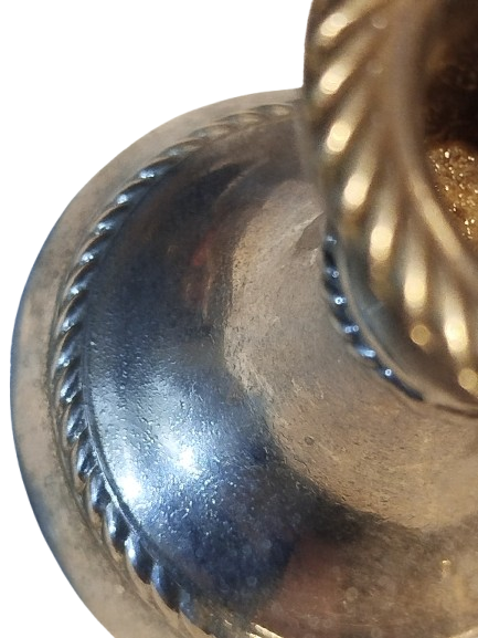 1970 ALMAN GÜMÜŞÜ CİFT MUMLUK İKİ ADET ÜZERİ FIRFIRLI ŞAMDAN ALT TARAFLAR KADİFE