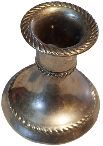 1970 ALMAN GÜMÜŞÜ CİFT MUMLUK İKİ ADET ÜZERİ FIRFIRLI ŞAMDAN ALT TARAFLAR KADİFE