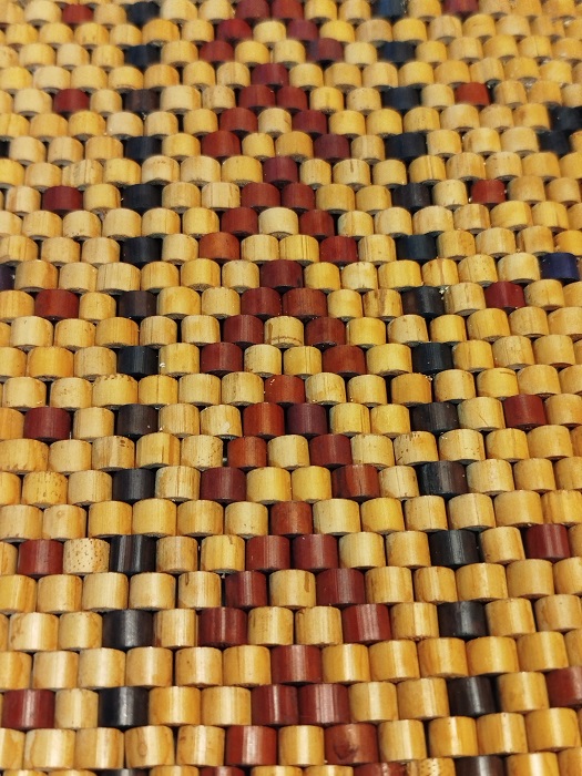 1970 BAMBU BONCUKLARIN İPE DİZİLEREK YAPILMIS HAREKETLİ NİHALE