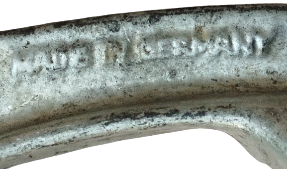 SWM 8 MADE IN GERMANY DEMİR DOKUM KOLLU TEZGAH BAGLANTILI MEKANIK ET CEKME KIYMA  MAKİNASI 