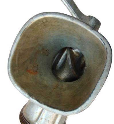 SWM 8 MADE IN GERMANY DEMİR DOKUM KOLLU TEZGAH BAGLANTILI MEKANIK ET CEKME KIYMA  MAKİNASI 