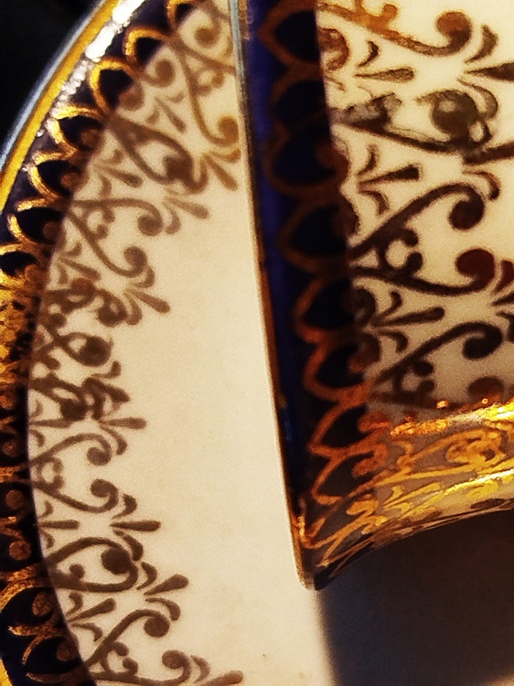 1960 İSTANBUL PORSELEN CİFT TURK KAHVE BOYU TABAKLI FİNCAN ALTIN EL CEKME KENAR VE İSLEMELER