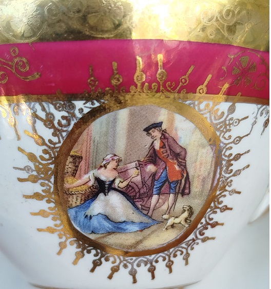 1960 SUMERBANK CİFT TABANLI CAY FİNCANI UZERİ PRENS PRENSES RESİMLİ  KENARLAR ALTIN EL CEKME 