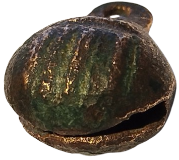 OSMANLI BRONZ ÜZERİ KABARTMA CİZGİLERLE BEZELİ CAN GENELDE GELDİGİ BELLİ OLMASI İCİN EVCİL HAYVANLARDA KULLANILAN