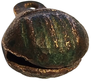 OSMANLI BRONZ ÜZERİ KABARTMA CİZGİLERLE BEZELİ CAN GENELDE GELDİGİ BELLİ OLMASI İCİN EVCİL HAYVANLARDA KULLANILAN