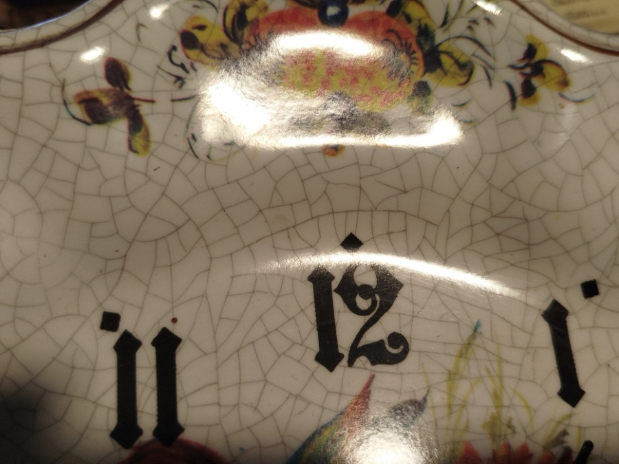 ALMAN MALI MELAMİN QUARTZ PİLLİ GÖBEK VE KENARLAR EL CİZİM CİCEK DESENLİ MUTFAK SAATİ 1960 LI YLLAR