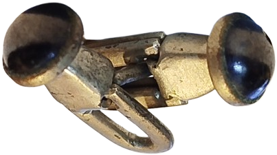 DEGERLİ METAL UZERİ GUMUS KAPLAMA YUVARLAK TOP FORMDA KOYU YESİL DEGERLİ TAS KOL DUGMESİ