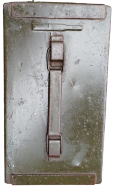 NATO CELİK MUHİMMAT MERMİ CEPHANE SANDIGI KİLİTLİ MANDALLI TASIMA KULPLU HAİKİ ASKERİ RENKDE