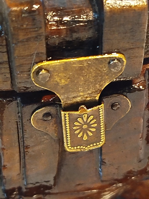 1940 HOKKA ZEYTİN AGACINDAN DEVE UZERİ KİLİTLİ KAPAKLI İCERSİNDE CAMI OLAN YAHUDİ TUCCAR HOKKASI