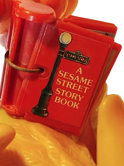 1970 SESAME STREET SUSAM SOKAGI MİNİK KUS KITAP OKUYOR SALDALYESİNDE MİKA OYUNCAK 