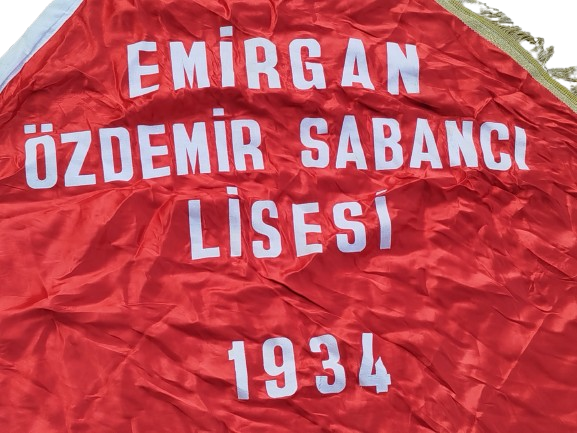EMİRGAN OZDEMİR SABANCI LİSESİ 1934 YAZILI KENARLAR SACAKLI FLAMA