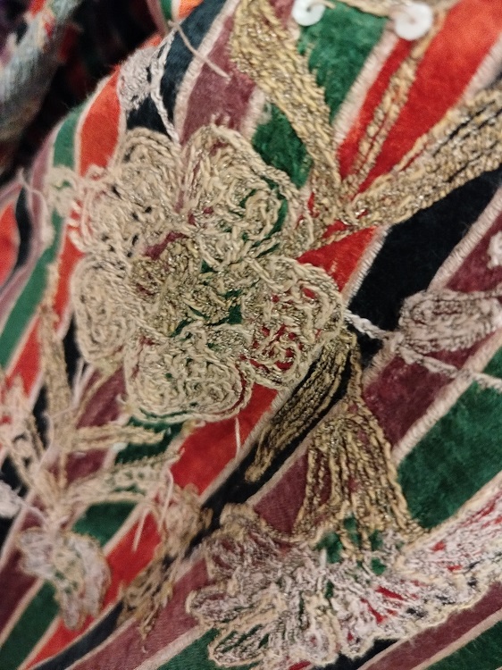 OSMANLI ÜÇ ETEK GELİN KINA KADIN ELBİSESİ OSMANLI RENKLER AGIRLIKLI EL TEZGAH KUTLU KUMASI COK RENKLİ DOKUMA KUMAŞDAN