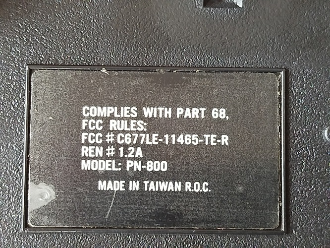 PİYANO FONMUNDA TASARLANMIS TELEFON TUSLARINA BASILARAK ARAMA YAPMAKTADIR